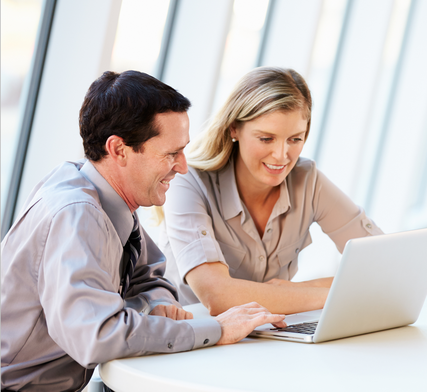 Student working with consultant